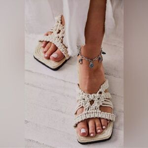 NEW Free People Sandri Macrame slip on Sandals in beige natural color Sz 7.5